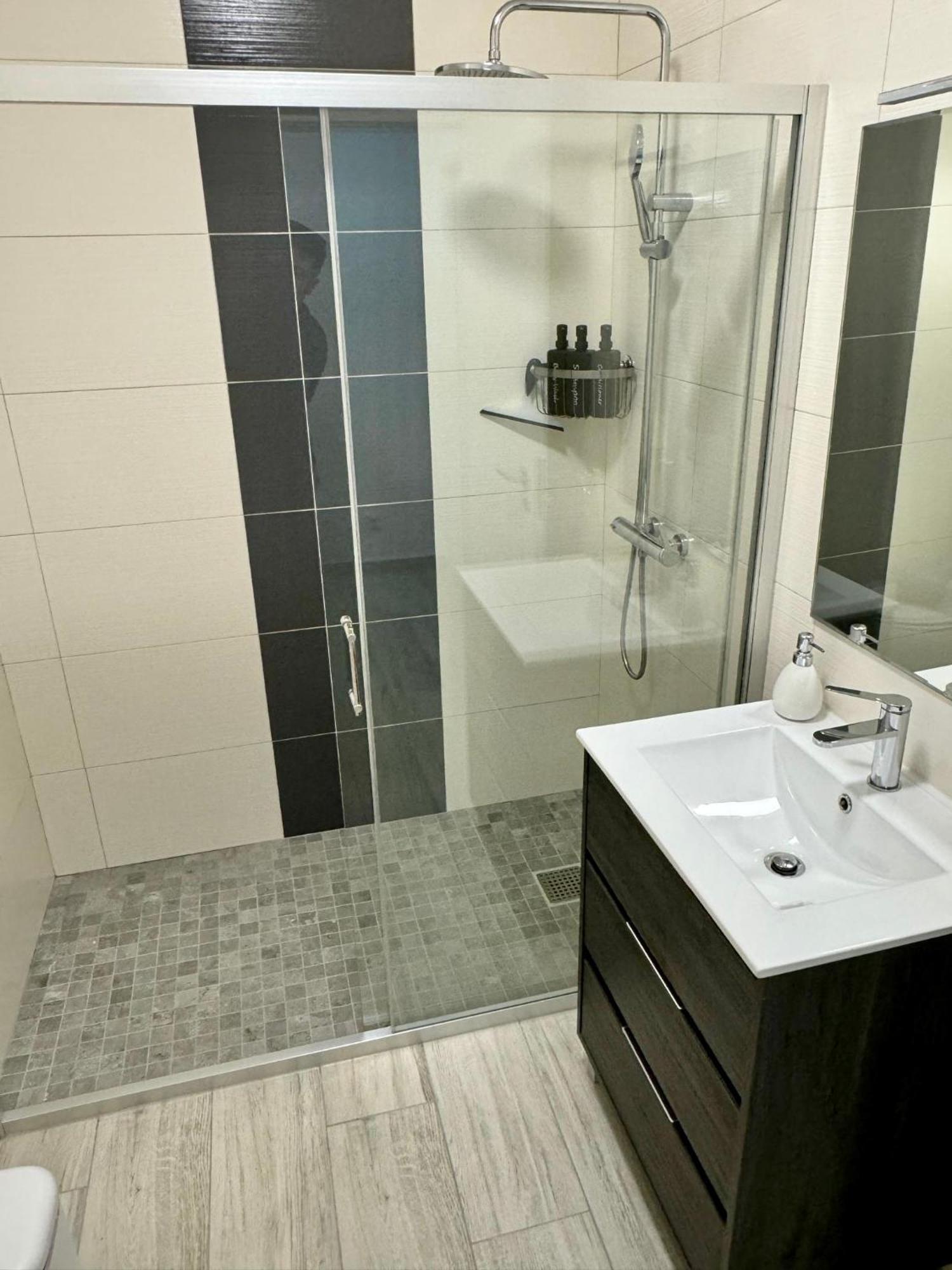 Princess Retreat Beautiful Modern Aprt 2 Min Walk From Quarteira Beach Exteriör bild
