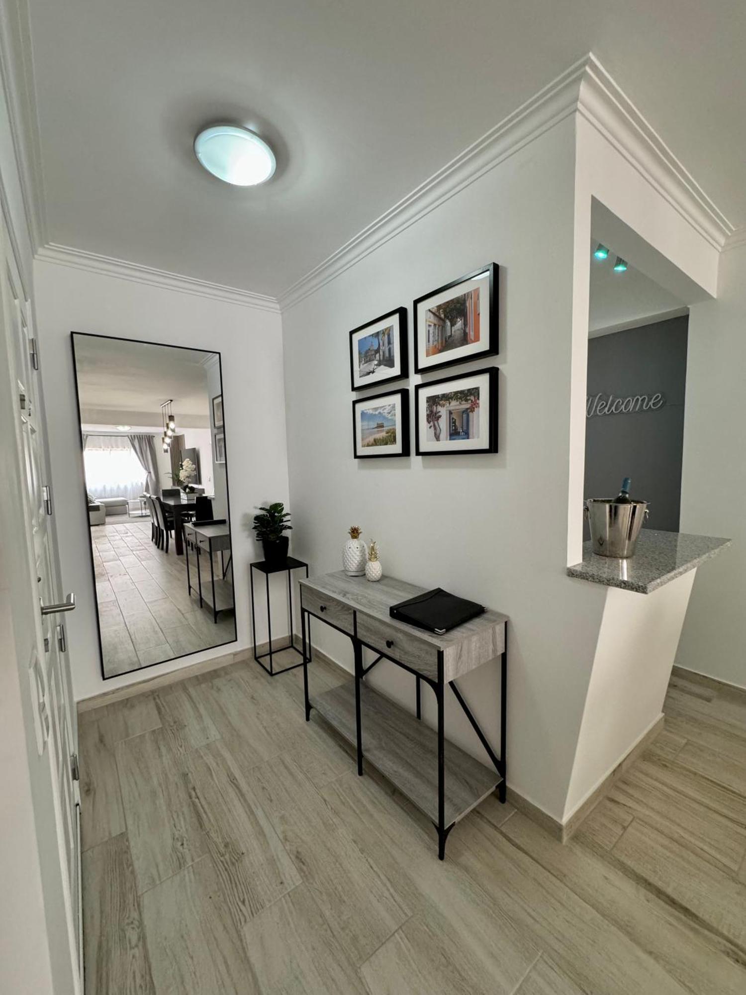 Princess Retreat Beautiful Modern Aprt 2 Min Walk From Quarteira Beach Exteriör bild