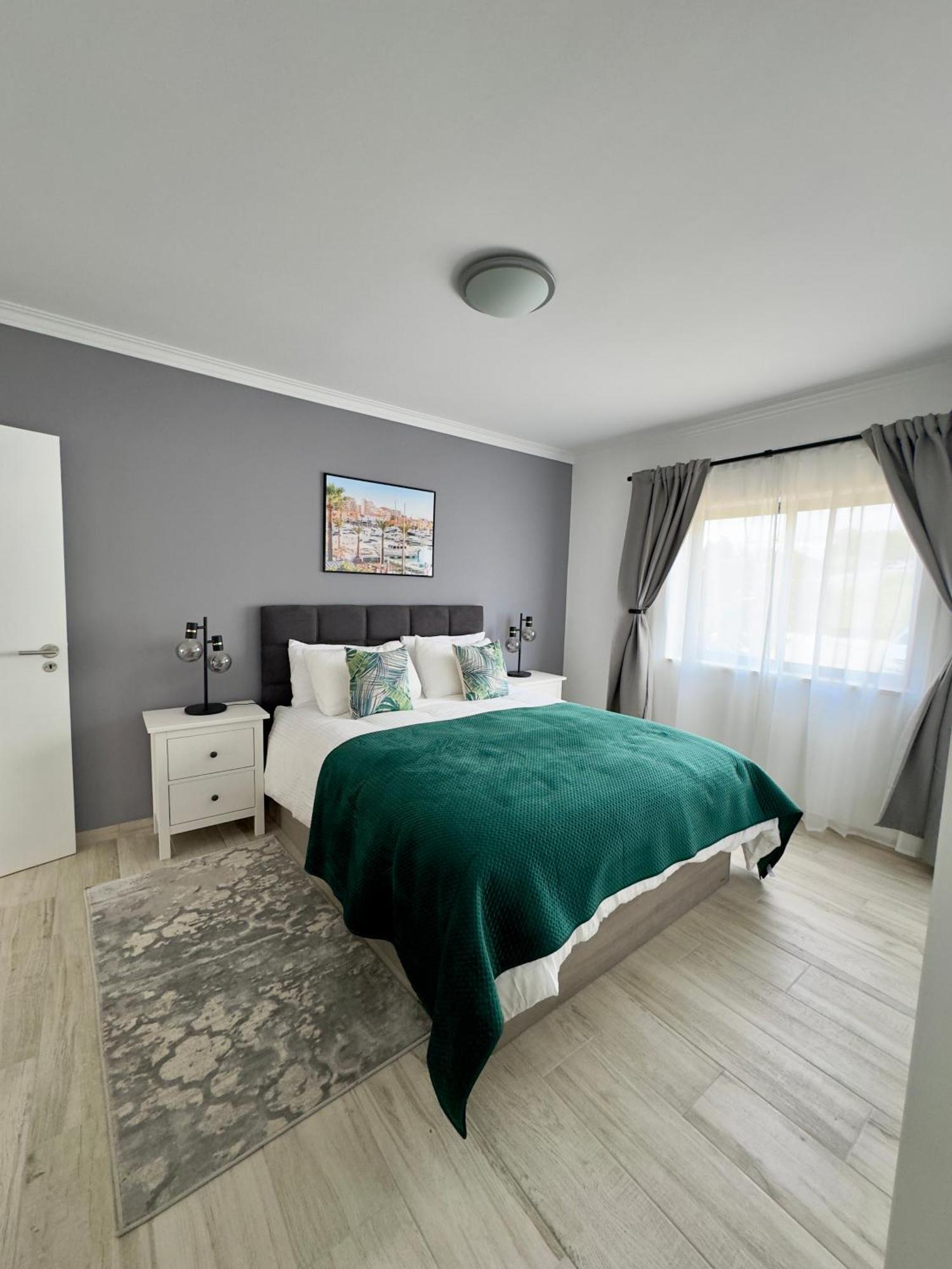 Princess Retreat Beautiful Modern Aprt 2 Min Walk From Quarteira Beach Exteriör bild