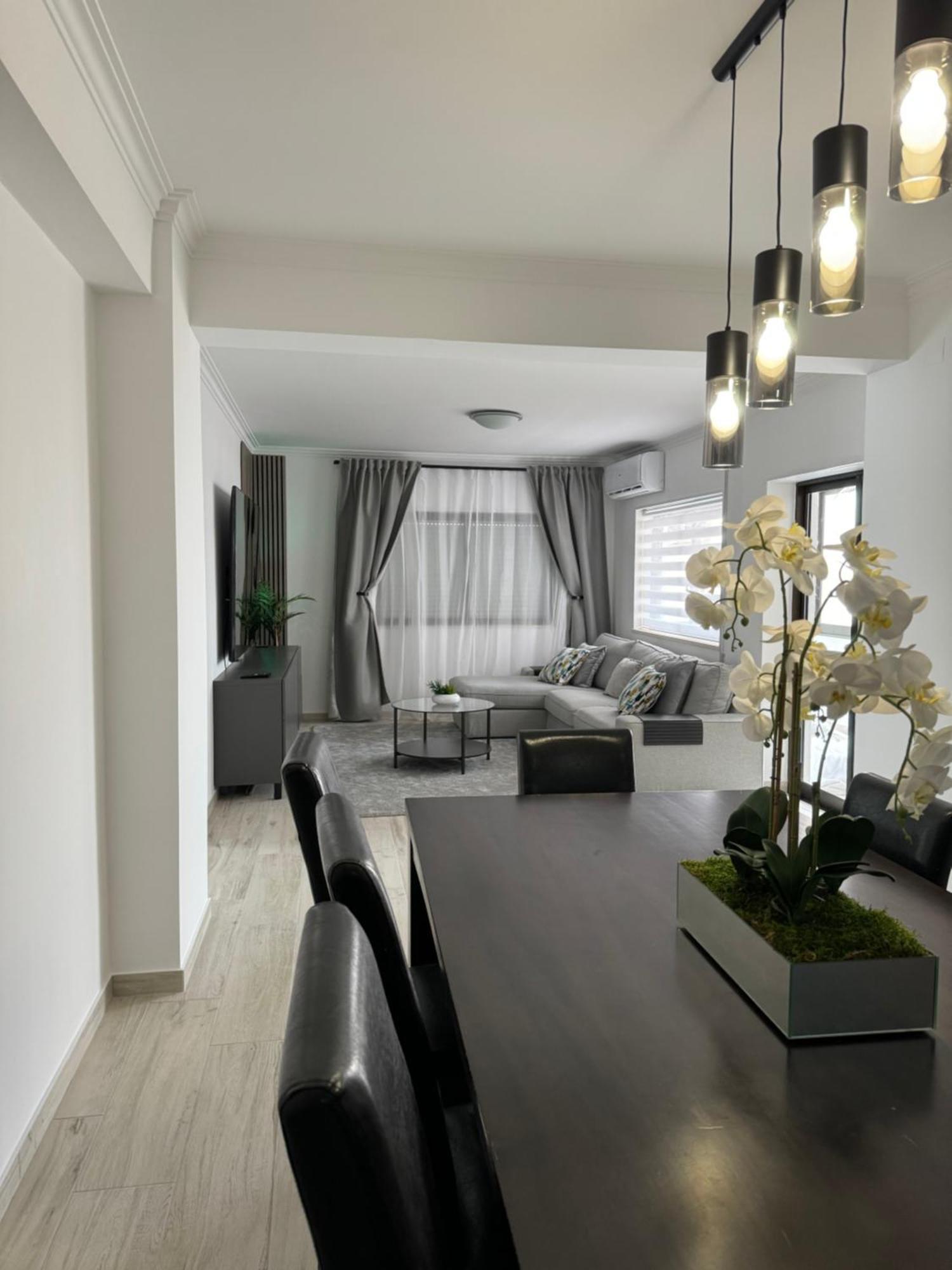 Princess Retreat Beautiful Modern Aprt 2 Min Walk From Quarteira Beach Exteriör bild