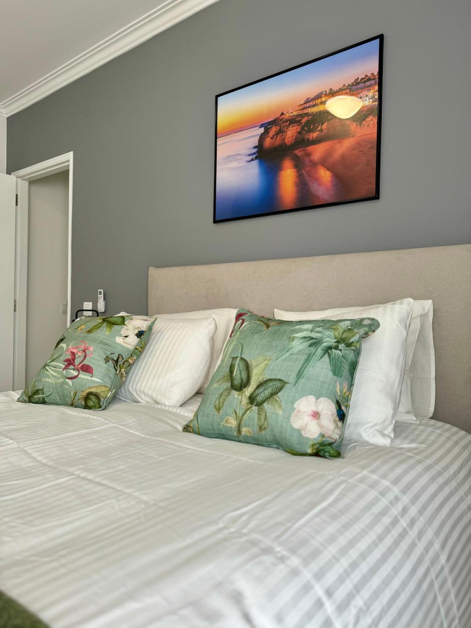 Princess Retreat Beautiful Modern Aprt 2 Min Walk From Quarteira Beach Exteriör bild